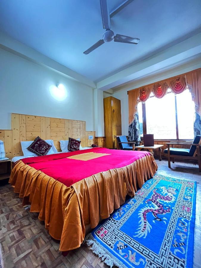 Hotel Snow Mountain Mall Road Манали Экстерьер фото