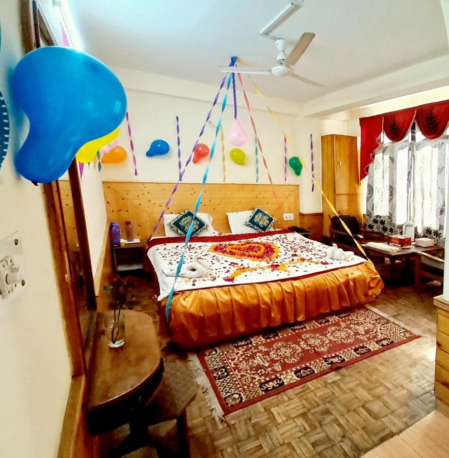 Hotel Snow Mountain Mall Road Манали Экстерьер фото