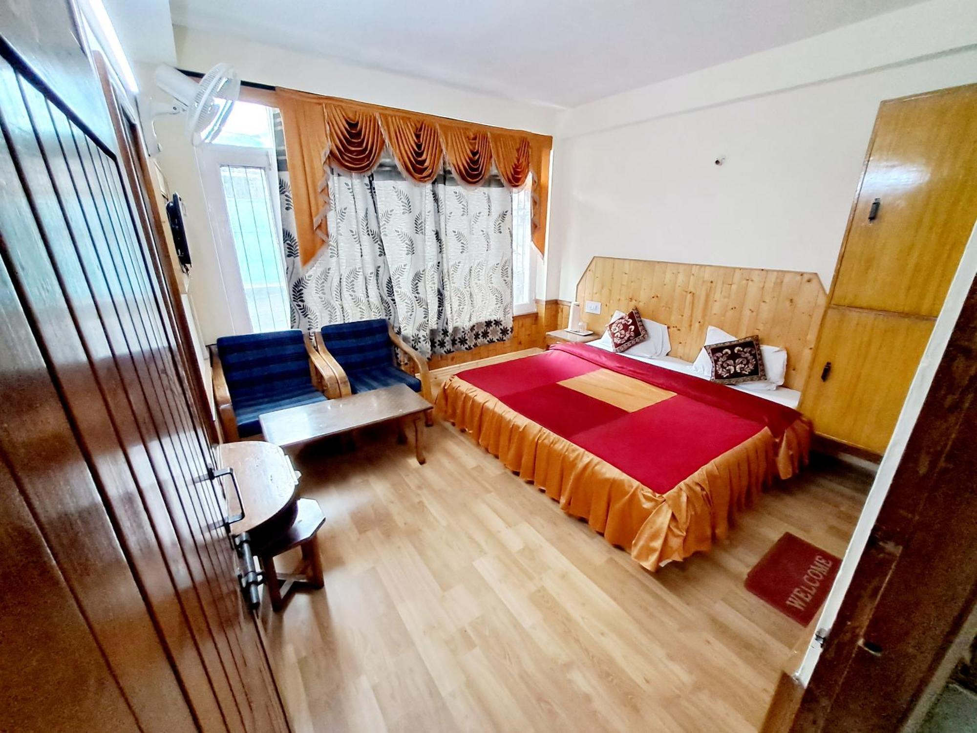 Hotel Snow Mountain Mall Road Манали Экстерьер фото